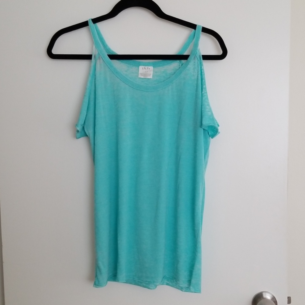 Cold shoulder flowy top